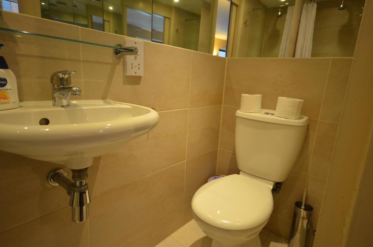 Flat In Camden Town Apartment ลอนดอน ภายนอก รูปภาพ